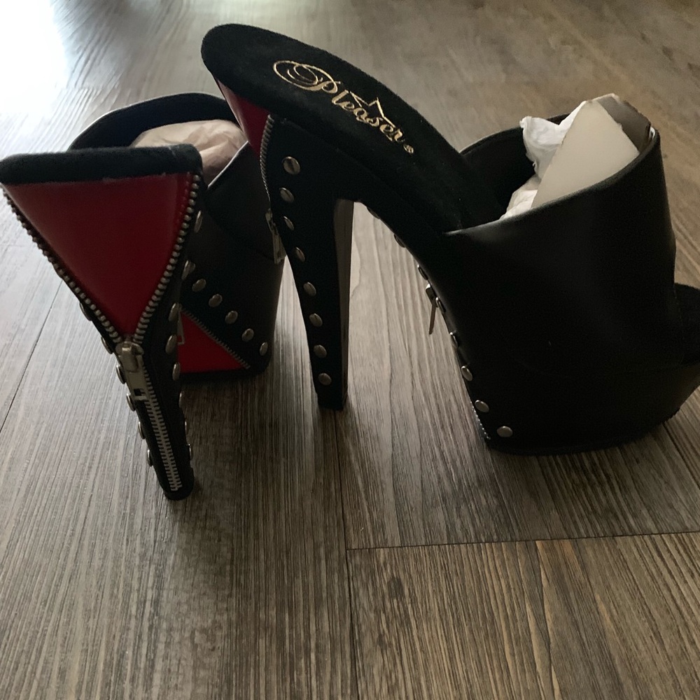 Bulk Pu Red and Blacl 6’ heel